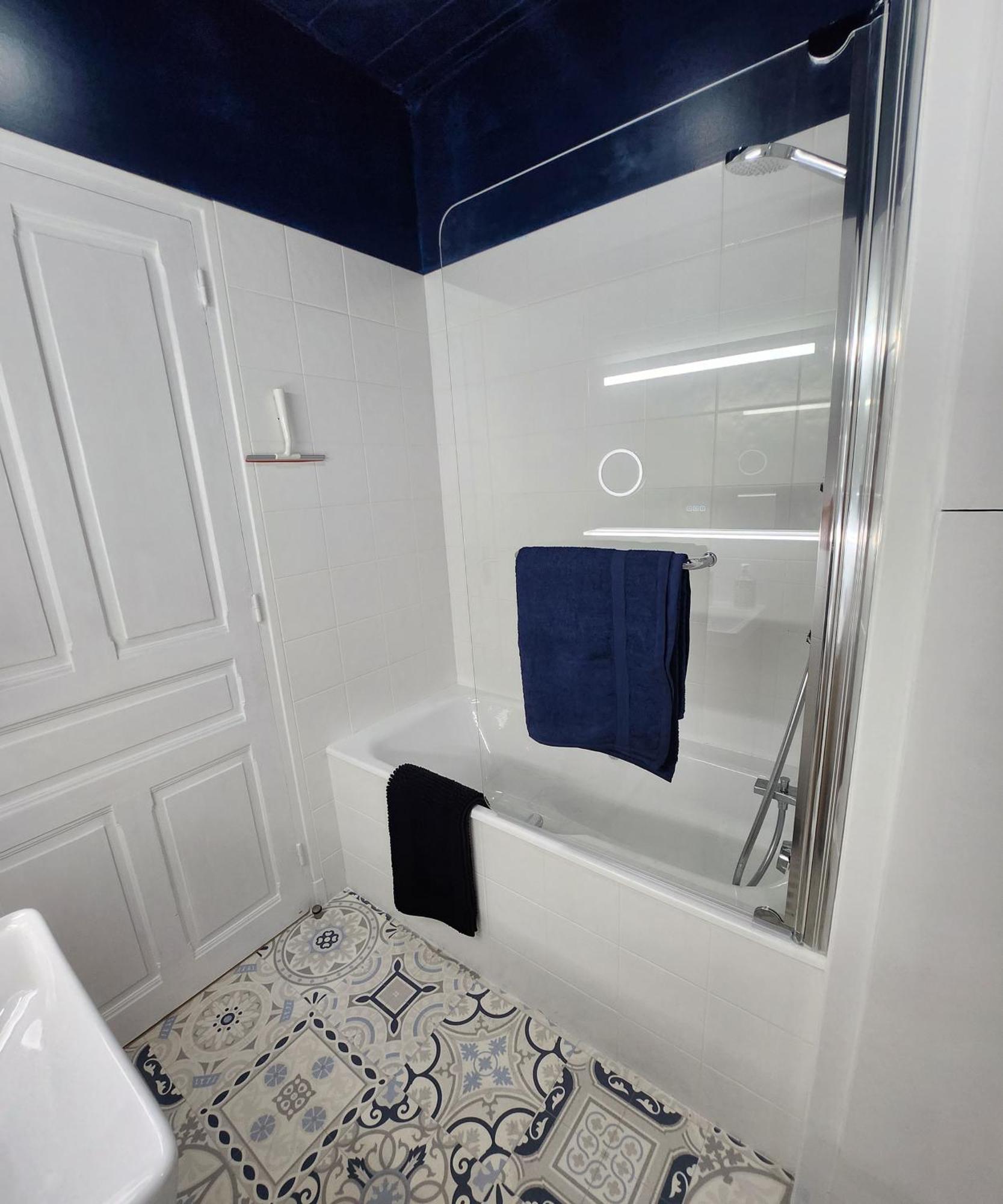 Chaleureux Appartement Refait A Neuf วิค-ซูร์-แซร์ ภายนอก รูปภาพ