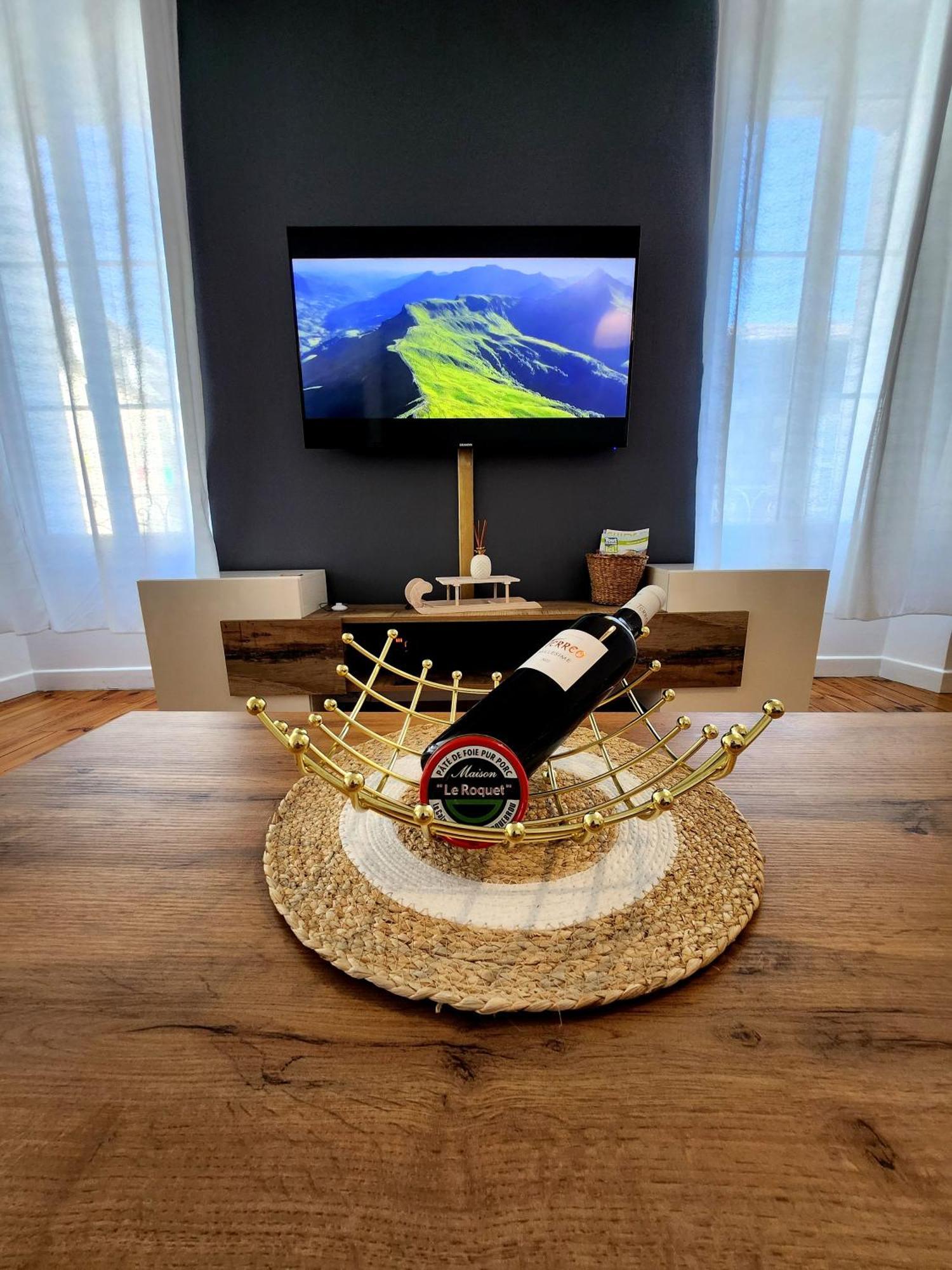 Chaleureux Appartement Refait A Neuf วิค-ซูร์-แซร์ ภายนอก รูปภาพ